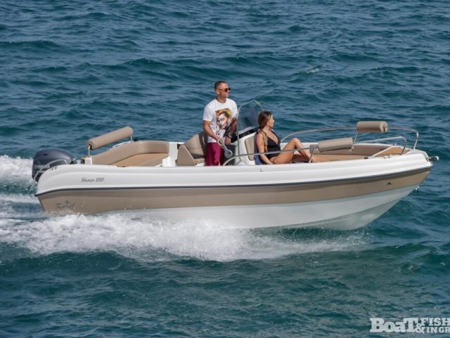Nouveau distributeur Karel boats